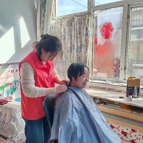 张北县南山路办事处永和社区开展“温情服务，关怀入心”义剪活动