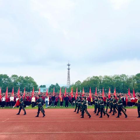 上栗中学金山校区“青春心向党、奋斗正当时”“安全第一、健康成长”主题升旗仪式