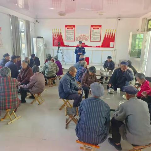 九九重阳，情暖西抬头：一场暖心又安心的敬老盛宴 ——记西抬头村重阳节老年就餐暨安全知识宣讲活动