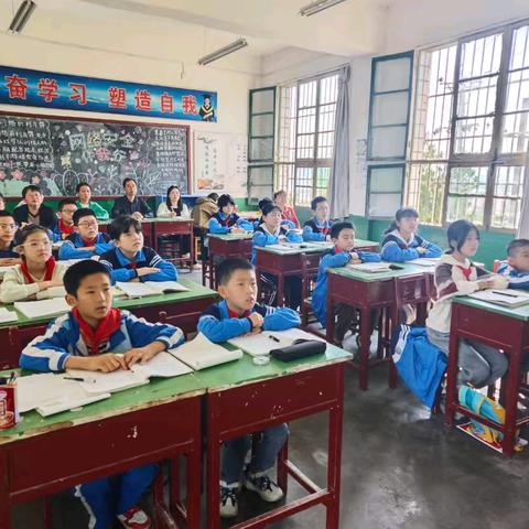 “赛教学，展风采，促成长”—武功镇羊尾小学听评课活动