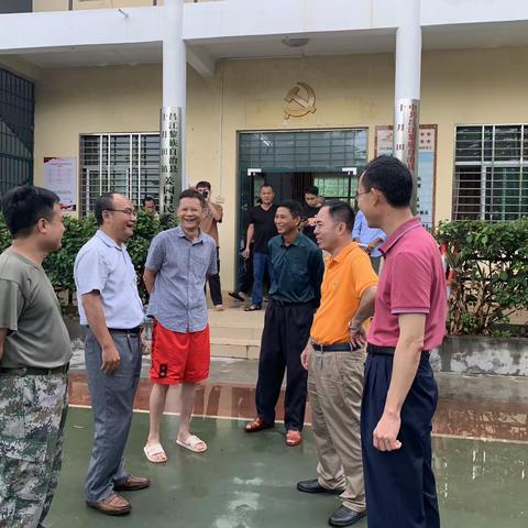 风雨无惧 奋战一线——十月田镇全力以赴抗击台风“泰利”