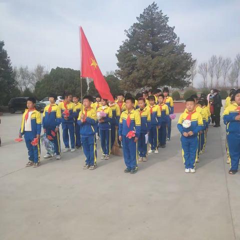 清明祭英烈，精神代代传——五间房镇兴隆洼小学祭扫烈士墓活动纪实