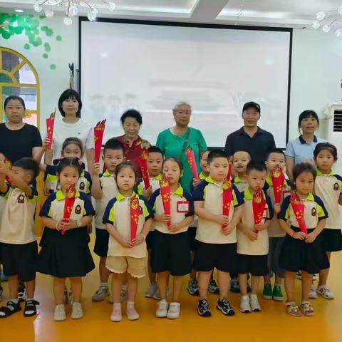 井泉社区关工委开展“传承八一精神 点亮童年火炬”手工制作活动