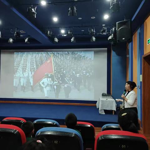 红色故事进幼儿园开展“喜迎国庆 礼赞祖国”爱国主义教育活动