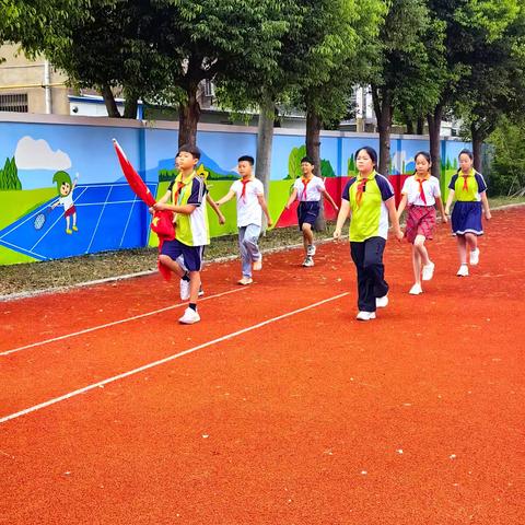 踏浪前行风正劲，奋辑扬帆新启航﻿ ﻿——龙奔小学2024秋季开学典礼