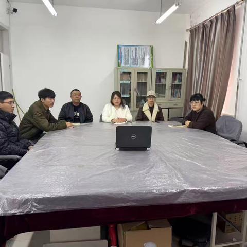 龙卉社区深入学习贯彻《黑龙江省关心下一代工作委员会办公室文件》