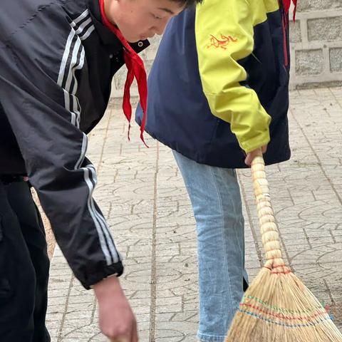 清明祭英烈，共铸中华魂——子毅学校清明祭扫纪实