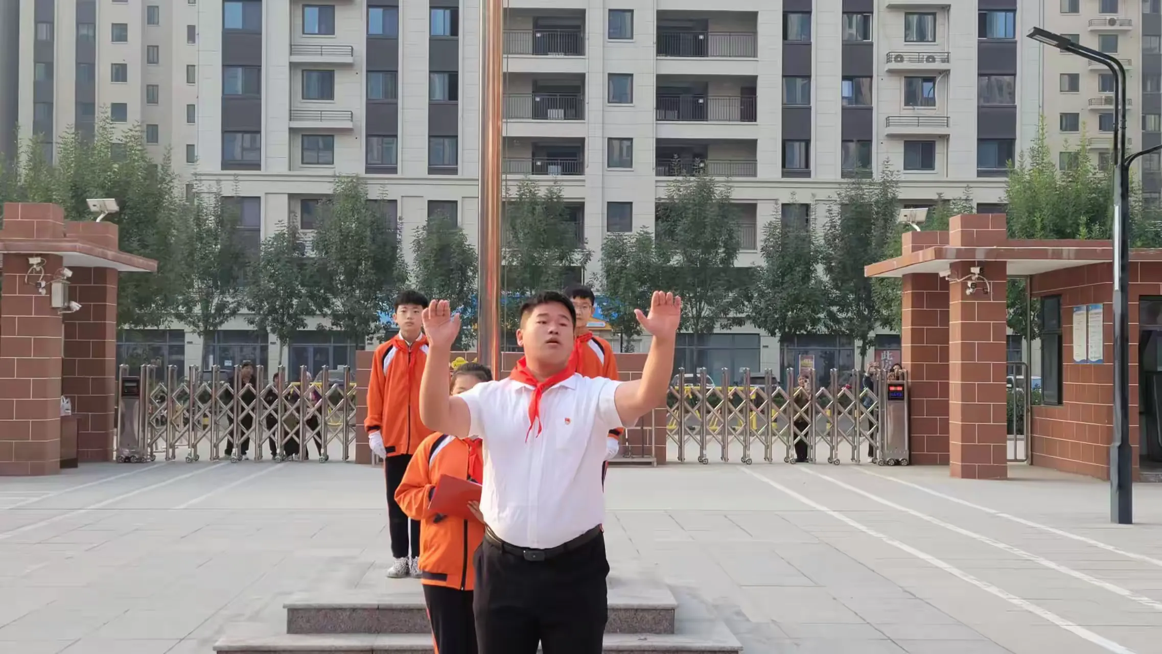 简篇-“筑梦新时代,争做好队员” 郓城县利民小学少年先锋队入队仪式
