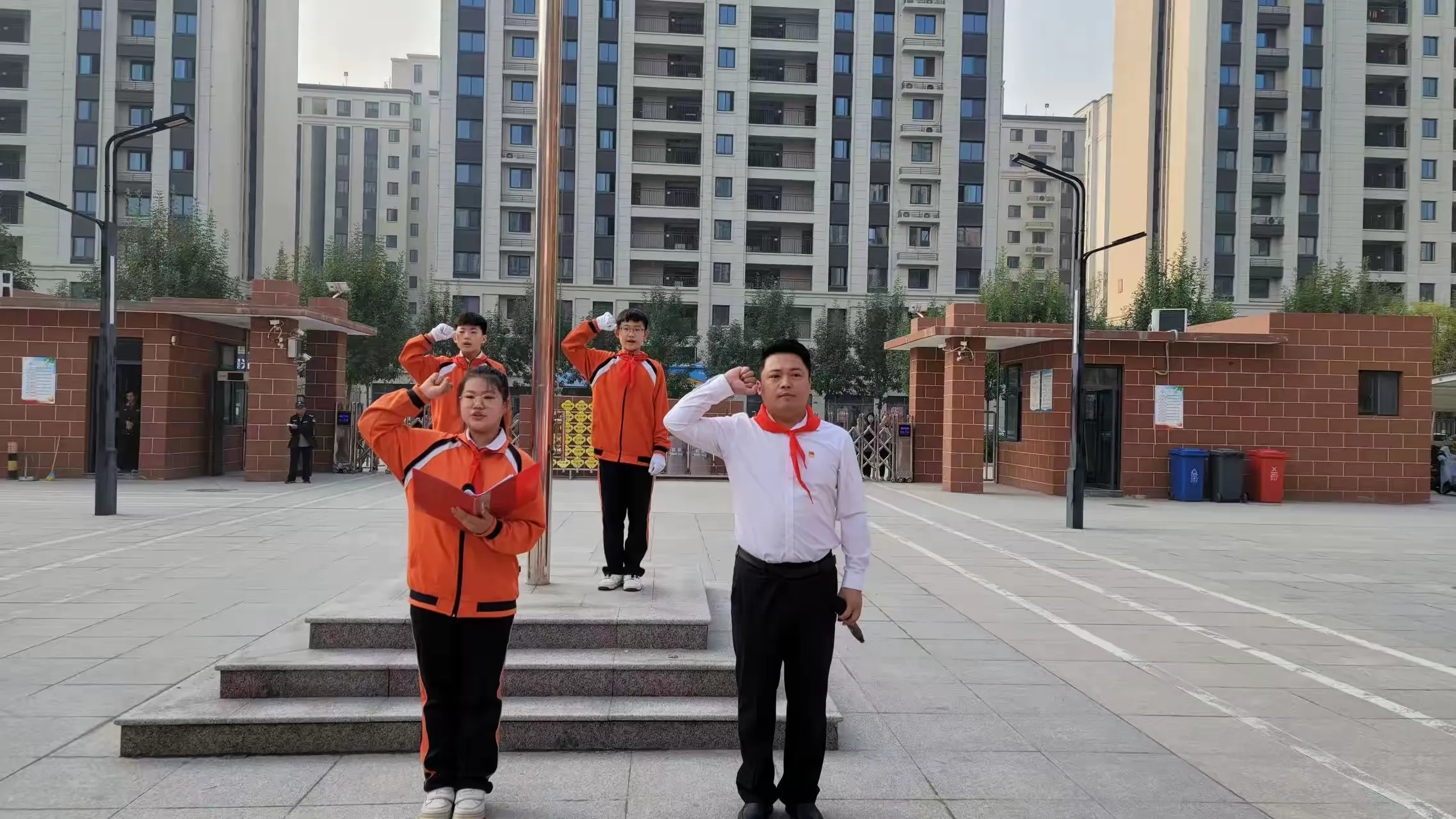 简篇-“筑梦新时代,争做好队员” 郓城县利民小学少年先锋队入队仪式