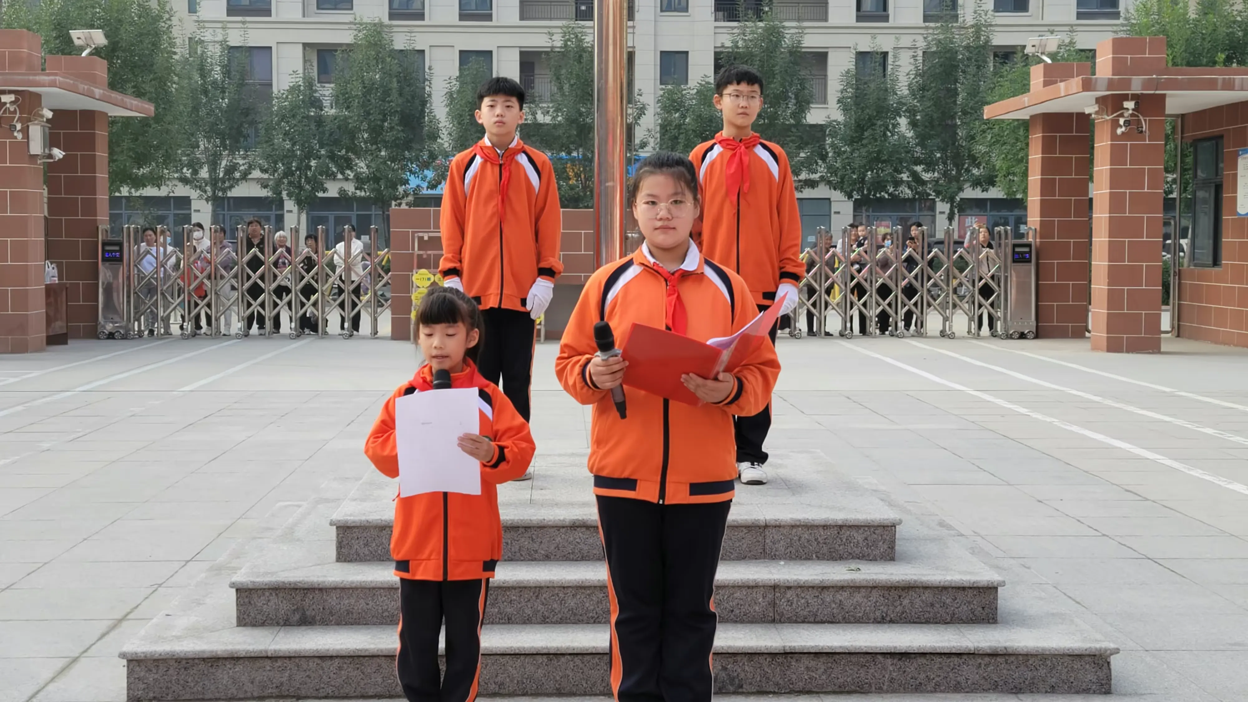 简篇-“筑梦新时代,争做好队员” 郓城县利民小学少年先锋队入队仪式