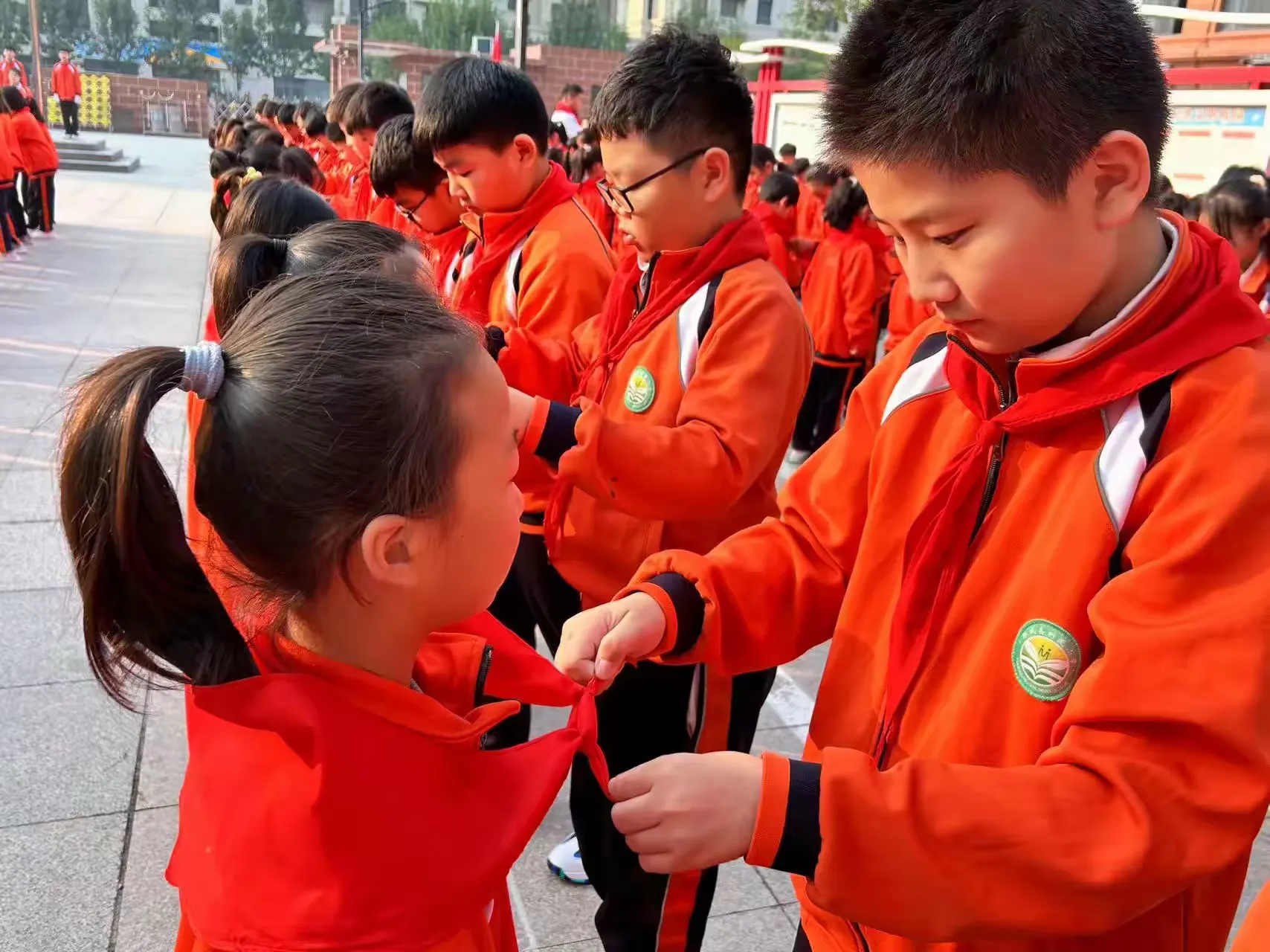 简篇-“筑梦新时代,争做好队员” 郓城县利民小学少年先锋队入队仪式