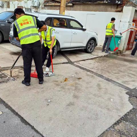 大雨过后清障忙，多方联动护家园——光明社区联合共建单位开展清洁家园行动