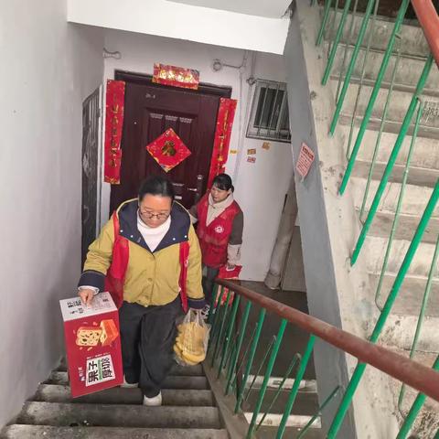 情暖重阳，爱满光明 五一路街道光明社区重阳节开展走访慰问活动