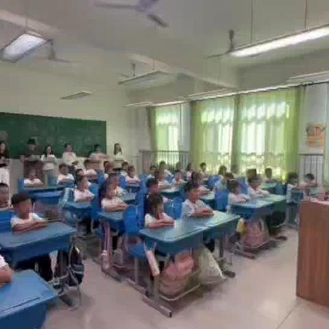 播种一种行为，收获一种习惯——天健湖小学一年级课堂常规展示