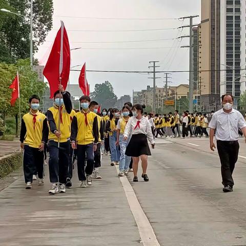 春风拂青松 清明祭忠魂——浦北县第一小学、浦北县新时代文明实践中心、浦北县博物馆清明节文明祭扫活动