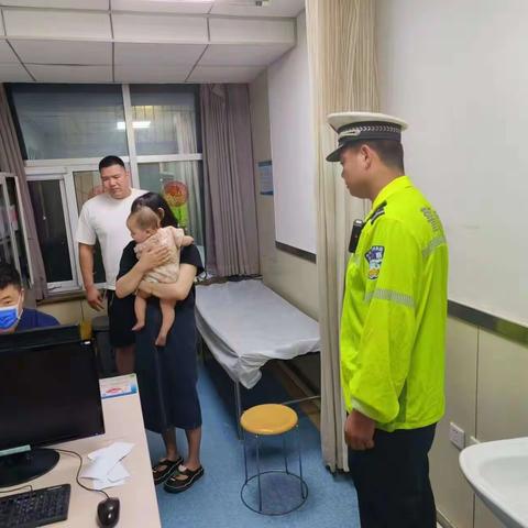 〈三环交警〉婴童不慎摔伤 三环交警急救助