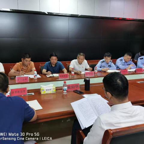 市委领导调研学校 共商未成年人保护工作