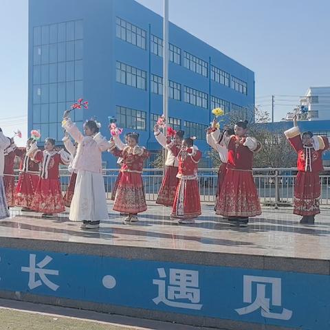丝语凝韵，指尖生花——花花世界社团活动