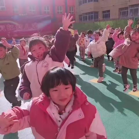 彩虹幼儿园中二班第十二周生活美篇