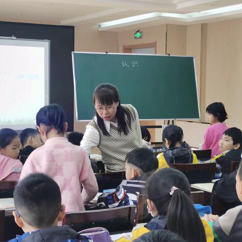 【石家庄市友谊大街小学西校】同课异构 共展风采