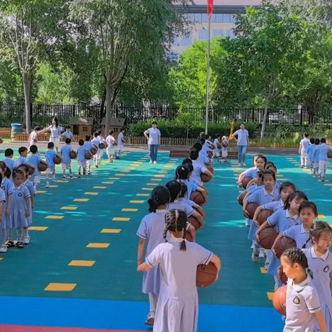 守护育幼底线 成就美好童年—鸡泽县第二幼儿园快乐课间操活动