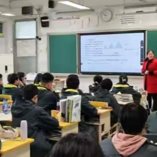 共享共创，教学相长——记经开一中数学新教师课堂展示汇报活动