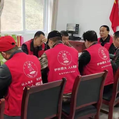 关山林场石尧河管护站：加大宣传巡查力度、增强群众防火意识