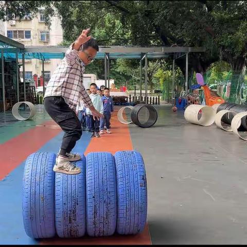 空军重庆蓝天幼儿园 大一班———挑战滚筒