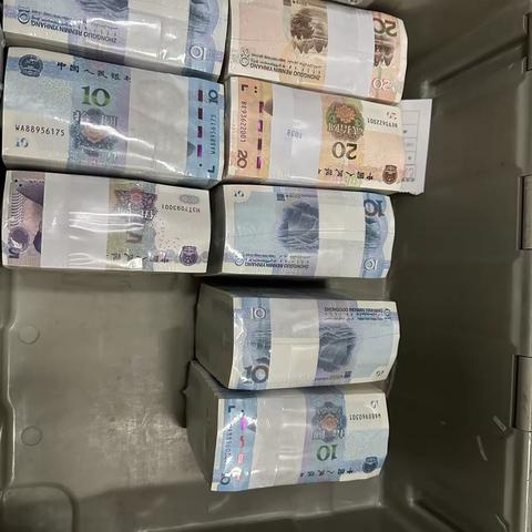 农业银行亳州分行营业部开展“迎新年 换新钱”活动