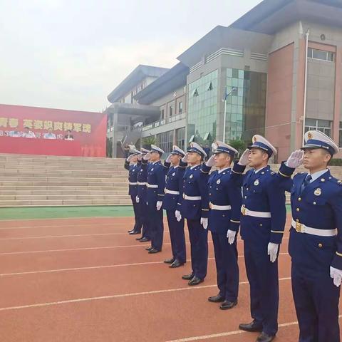 无军训 ， 不青春！