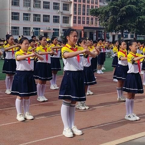 扬武术之魂，展少年风姿——驻马店市第三十二小学开展广播操比赛活动