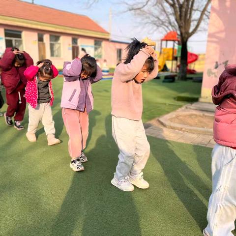 防踩踏筑安全——金阳街道赵集幼儿园开展防踩踏安全演练活动