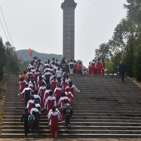 清明祭英烈，红色永传承——溪南中心学校开展清明节祭英烈活动