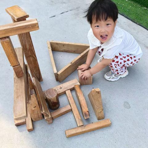 清平镇中心幼儿园军户李分园小班观察记录