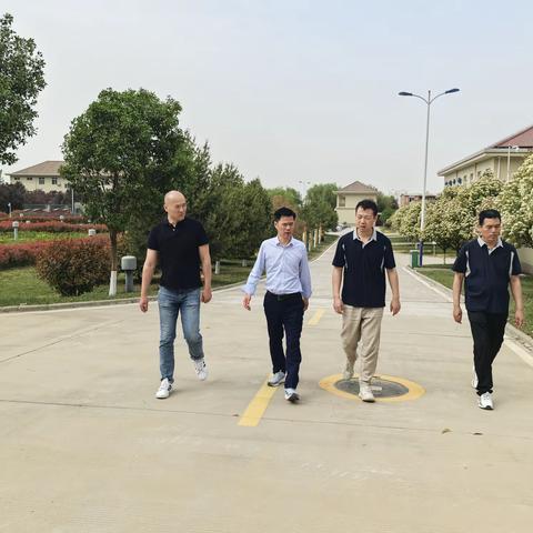 西安水务集团城乡水务公司党委副书记、总经理张效祖一行赴草堂供水分公司开展“五一”节前安全检查