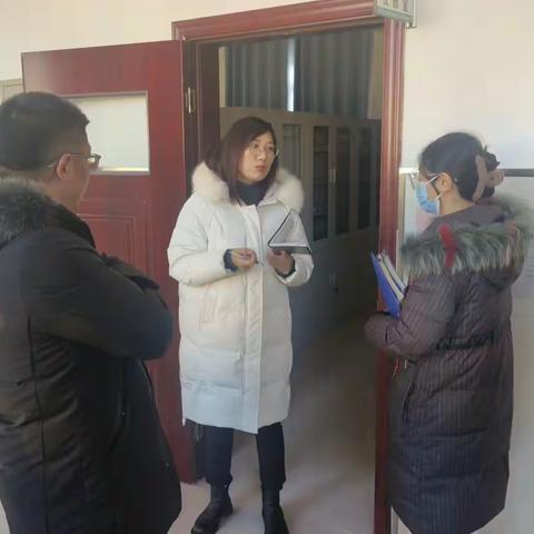 深入双小检查 指导电教工作