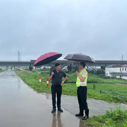 永修县全力做好汛期铁路护路联防工作