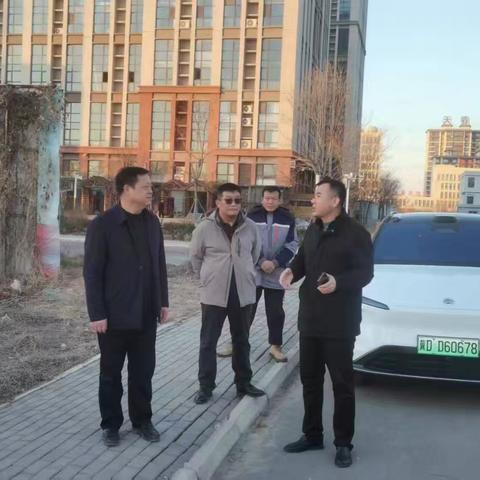 区领导王学锋在经济开发区接待客商和调研新落地项目