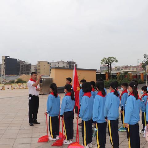 缅怀革命先烈，传承红色基因——红丰镇中心小学清明祭扫烈士墓活动