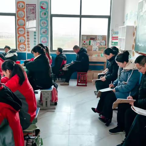 凝心聚力展风采    听课评课促提升