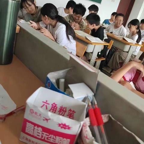 我校学生参加“书香惠民，消夏诵读”活动