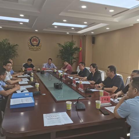 区人大常委会党组副书记、副主任徐俊山同志到区公安分局对夏季治安打击整治工作调研