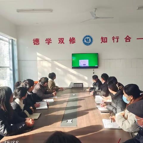 加强信息技术培训，提高教师专业水平---菜屯镇南海子小学信息技术培训活动