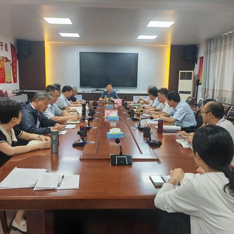 市社主要领导以普通党员身份参加党员学习交流讨论会