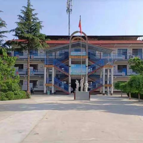 致敬红领巾 逐梦成长——郇王小学升旗仪式纪实