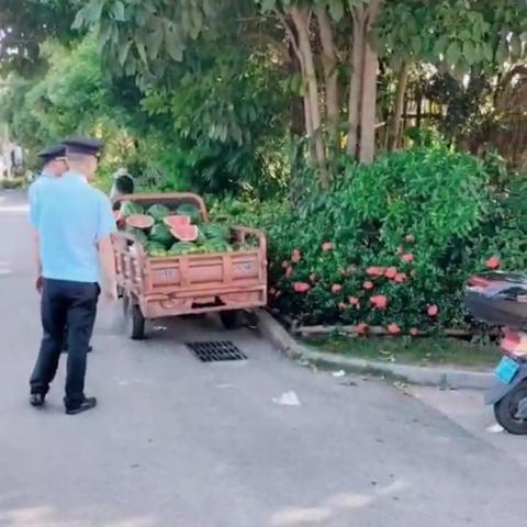 陵水县综合行政执法局全力保障国庆节期间城市市容秩序