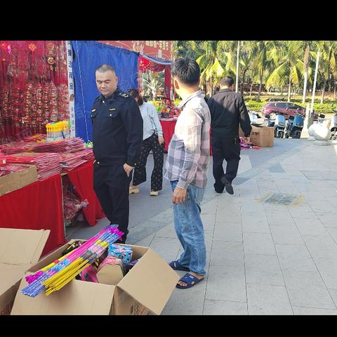 陵水黎族自治县综合行政执法局开展烟花爆竹非法储存售卖巡查工作