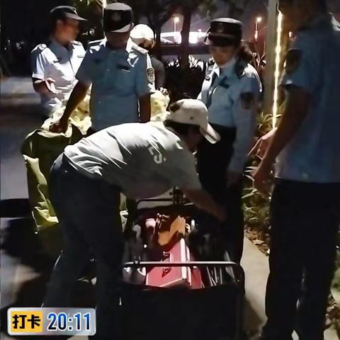 城市管理行政执法大队开展夜间市容整治行动