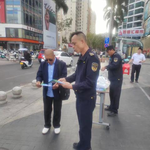 陵水县城市管理行政执法大队开展建筑垃圾规范处置宣传活动