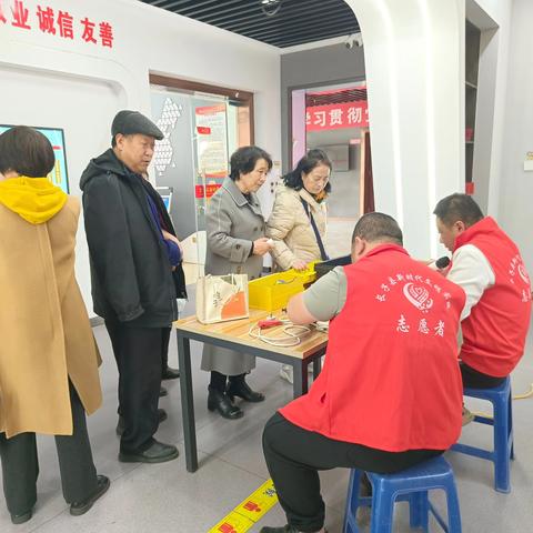 文明集市｜“文明风”碰撞“烟火气”！居民开心“赶场”，赶出幸福味！→